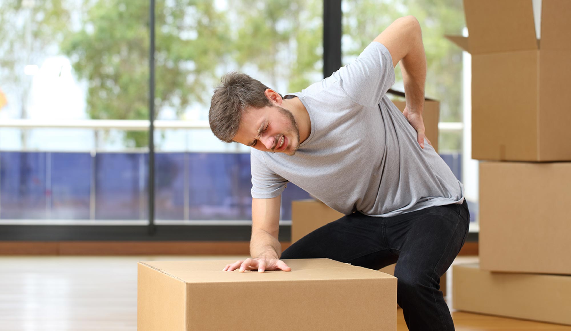 腰痛があり、椎間板に問題があると告げられ、ショックを受けている